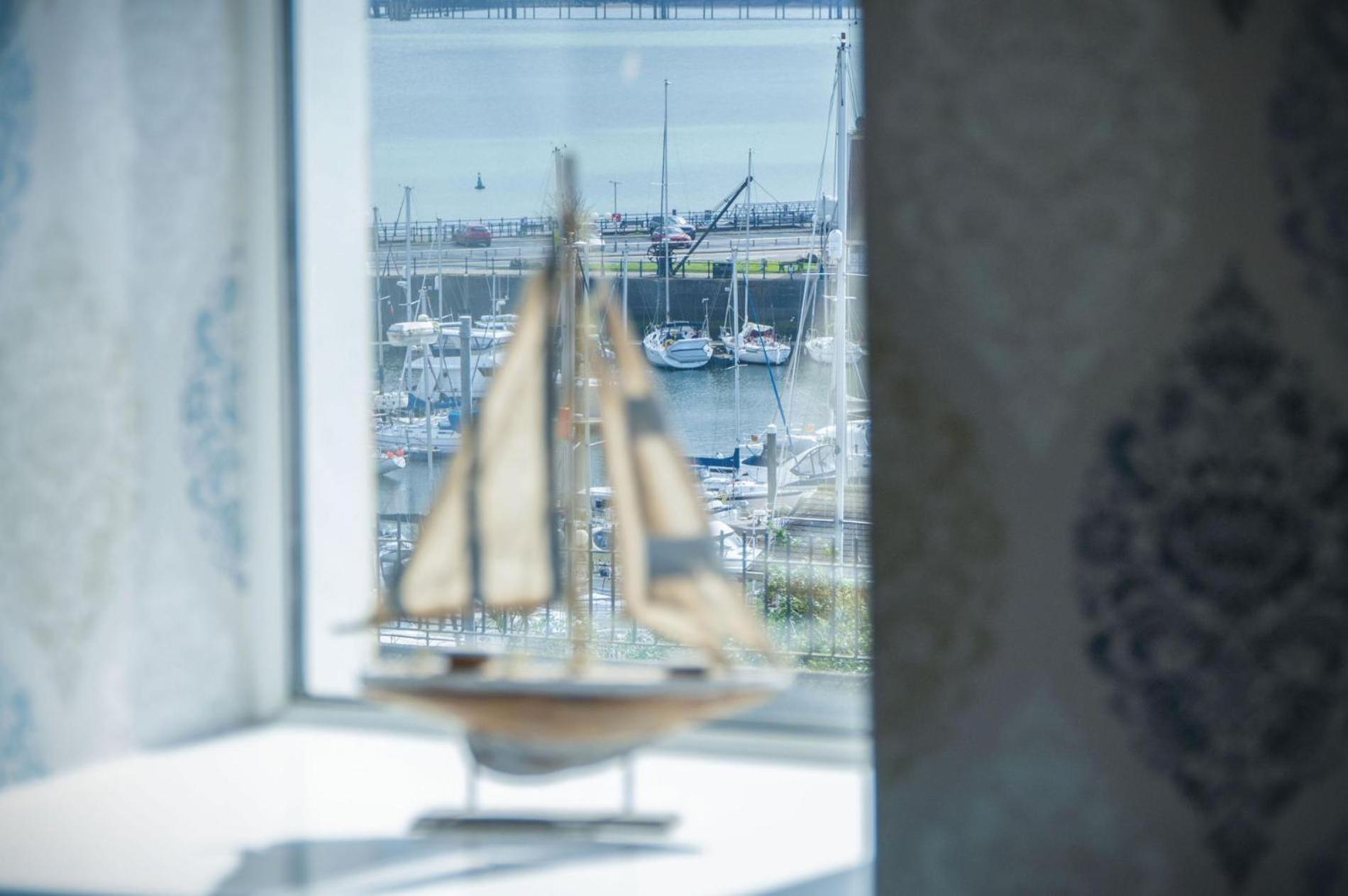 Harbour View - 2 Bedroom Apartment - Milford Haven Exterior foto