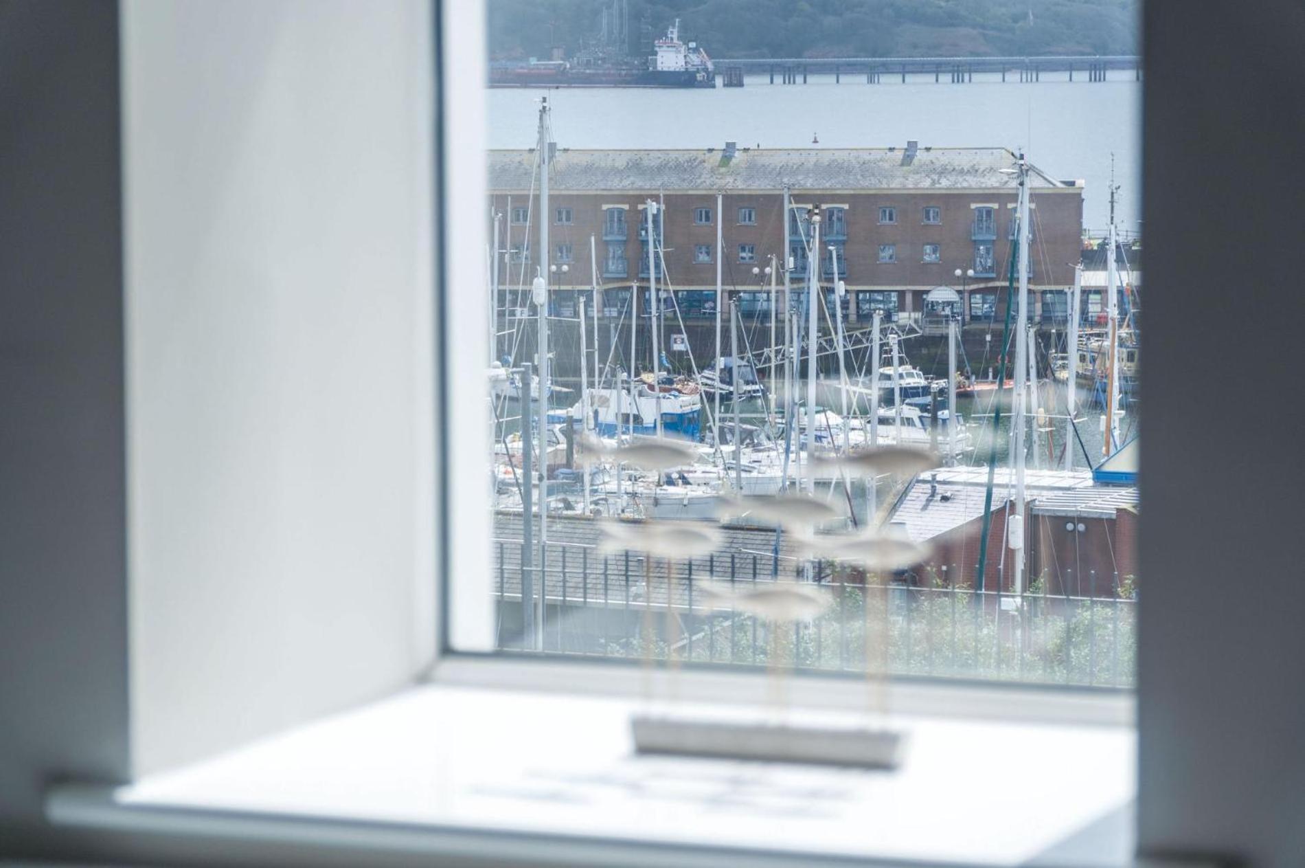 Harbour View - 2 Bedroom Apartment - Milford Haven Exterior foto