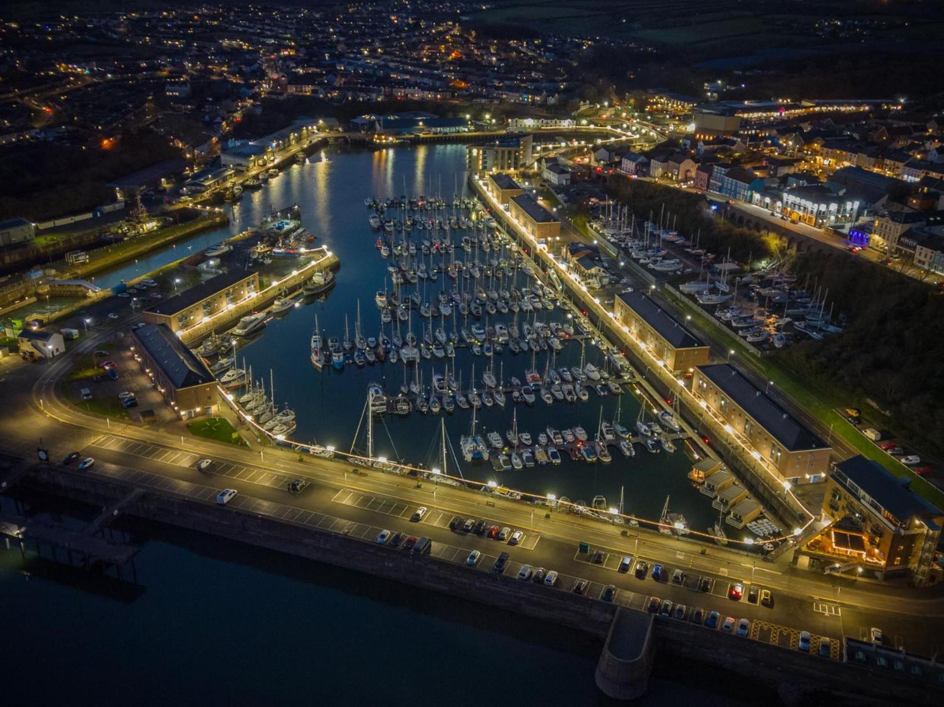 Harbour View - 2 Bedroom Apartment - Milford Haven Exterior foto